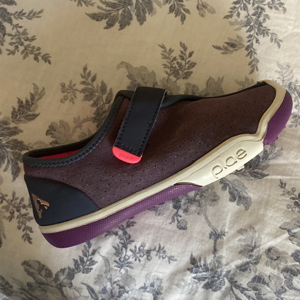 Plae shoes size 1